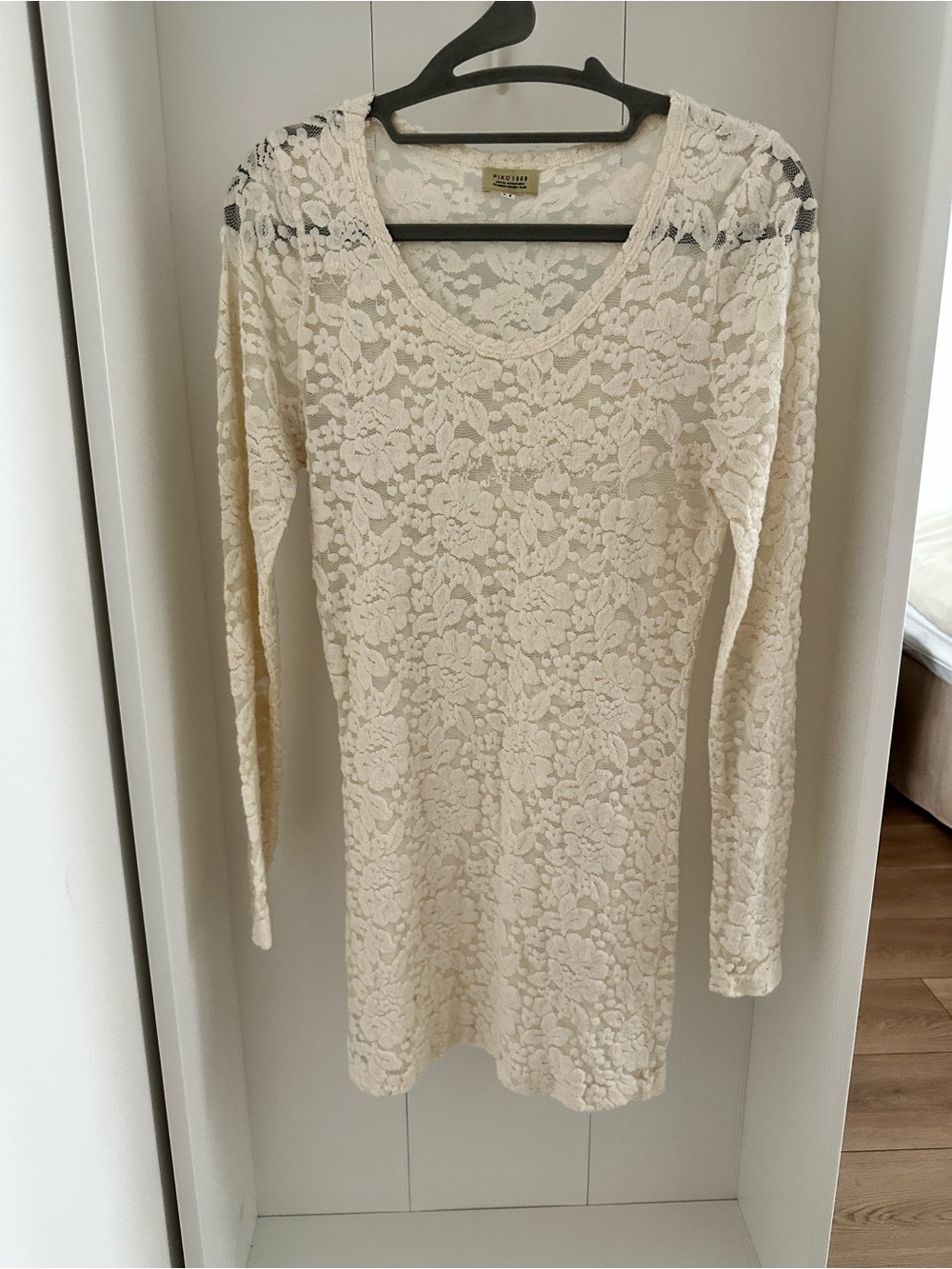 Piko 1988 Cream Lace Long-Sleeve Scoop Neck Dress